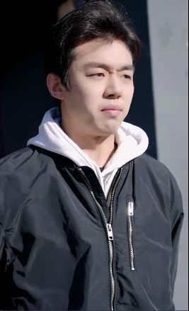 千岁医圣封面图